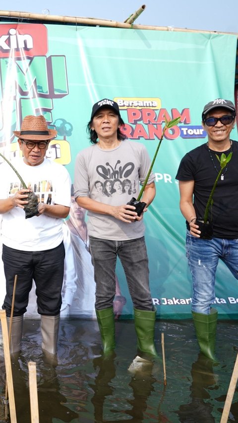 Pramono Tanam Mangrove di Marunda Bersama Slank