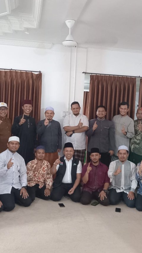 Analisis UAS Memicu Gelombang Dukungan Besar Bagi Paslon Nomor Satu di Pilkada Riau