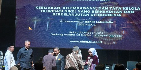 Disertasi Bongkar Masalah Hilirisasi, Bahlil Lahadalia Resmi Sandang Gelar Doktor dari Universitas Indonesia