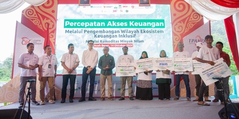 PNM Kembangkan Potensi Petani Aceh Lewat Klasterisasi Komoditas Minyak Nilam