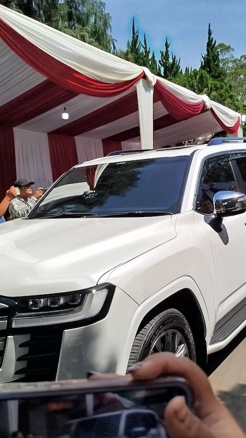 Setelah Prabowo, Giliran Mobil Gibran Tinggalkan Hamblang