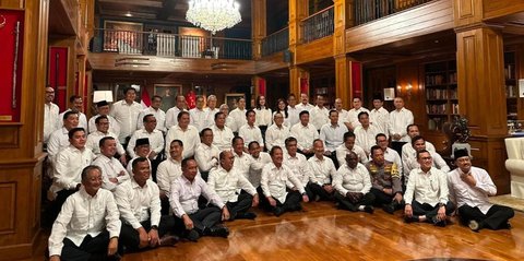 Mayor Teddy Ikut Foto Bareng Calon Menteri Kabinet Prabowo-Gibran