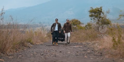 Rizky Irmansyah Ajudan Prabowo Mantan Nikita Mirzani Duet Bareng Ifan Seventeen Rilis Lagu Keren Berjudul 'Pernah Di Sana'