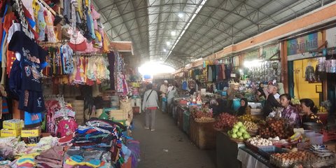 Serunya Berbelanja di Pasar Babat Lamongan, Salah Satu Pasar Tradisional Terbesar di Jatim yang Buka 24 Jam