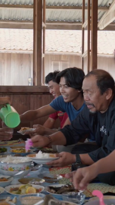 Uniknya Tradisi Nyeruit, Cara Masyarakat Lampung Jalin Silaturahmi dengan Makan Bareng Pakai Sambal