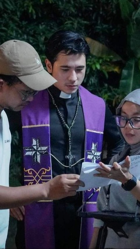 Pesona Jerome Kurnia Sebagai Romo di 'KUASA GELAP', Bikin Netizen Terpukau!