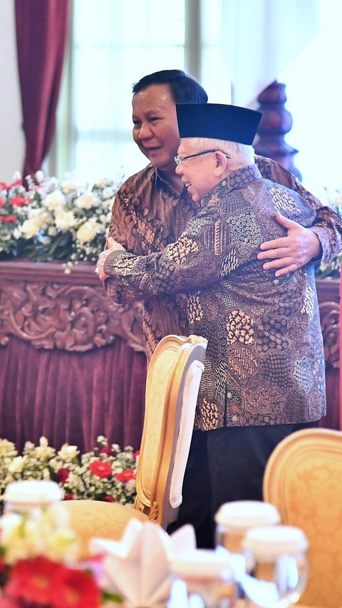 Makan Siang Bareng, Menteri Kabinet Indonesia Maju Standing Ovation buat Jokowi