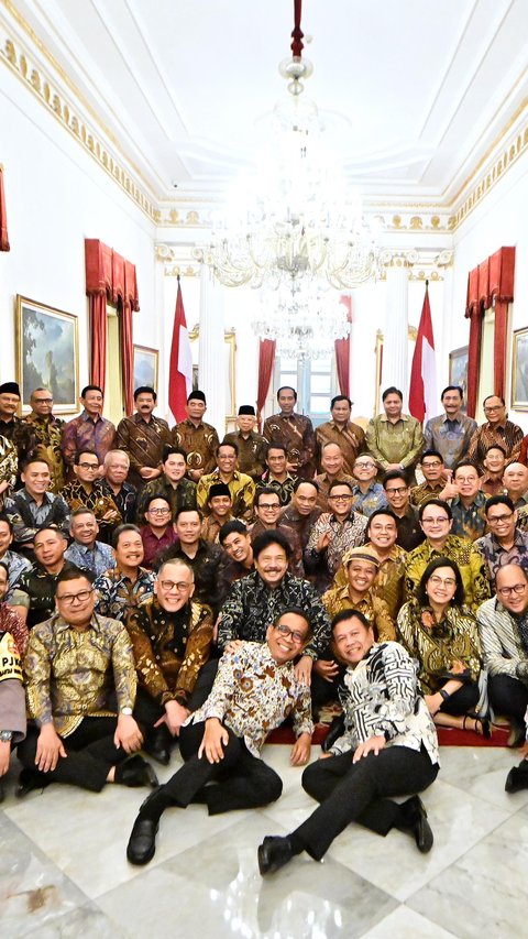 Momen Hangat Jokowi Makan Bareng dan Pamit dengan Menteri: Terima Kasih Dukungan dan Kerja Keras