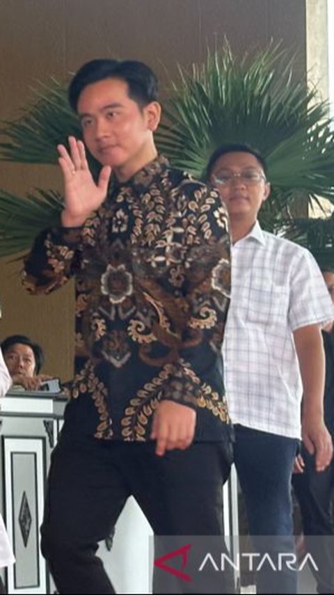 Gibran Hadiri Gladi Bersih Pelantikan Presiden dan Wakil Presiden di MPR