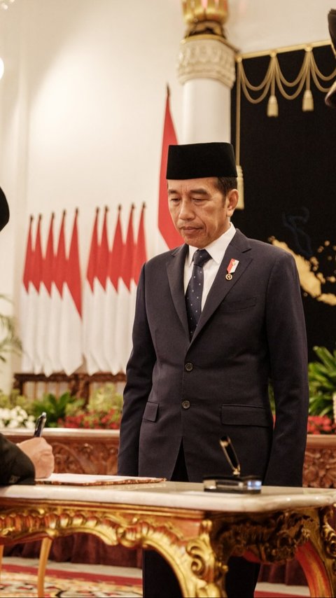 Cerita dari Dalam Istana