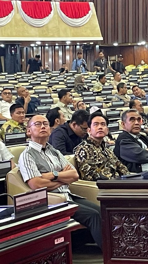 TNI-Polri Sterilisasi Gedung DPR/MPR Jelang Pelantikan Prabowo dan Gibran, Tim Jibom hingga Anjing Pelacak Dikerahkan