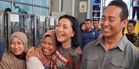 ⁠Curhat Andika Perkasa Bingung Warga Selalu Kegirangan Bertemu Istrinya 'Pamor Istri Enggak Kalah sama Saya'