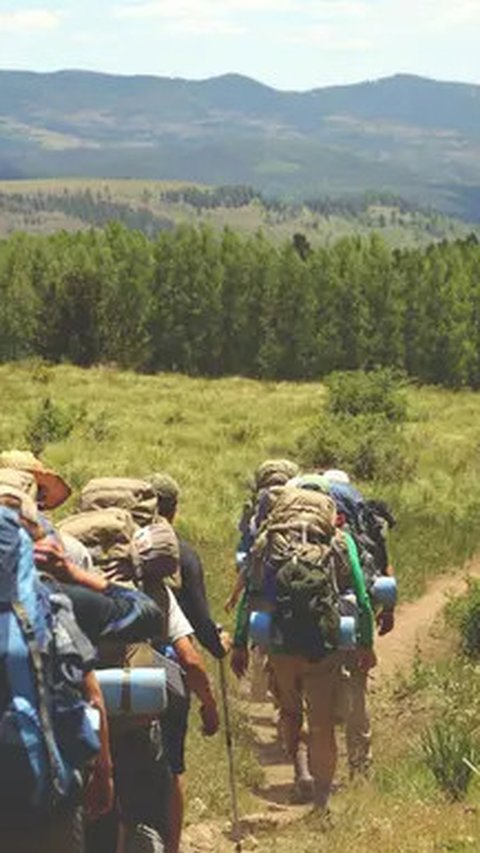 Keindahan Gunung Luhur Bak Negeri di Atas Awan, Bisa Jadi Alternatif Healing saat Weekend