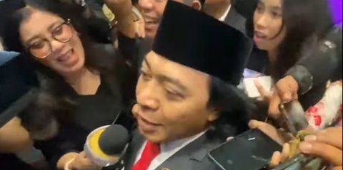 VIDEO: Kocak Terus! Banjir Celetukan Lucu Komeng Usai Dilantik, Gedung DPR Pecah Uhuy