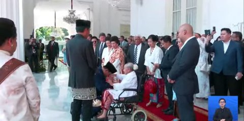 Momen-Momen Prabowo Selalu Sungkem ke Wanita Usia 105 Tahun, Sosok Sangat Dihormati Presiden