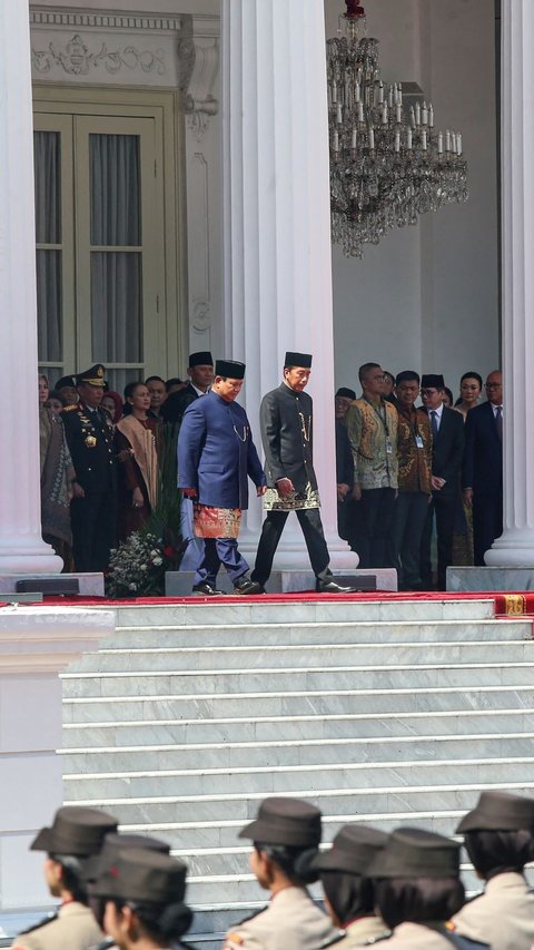 FOTO: Temani Presiden Prabowo, Momen Terakhir Jokowi di Istana Sebelum Pulang ke Solo