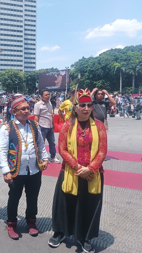 Cerita Warga Suku Dayak Terbang dari Kalimantan ke Jakarta Demi Prabowo-Gibran