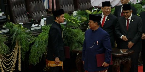 VIDEO: Infisiatif Prabowo Kompak Bareng Gibran Sambut Wapres Ma'ruf Jelang Pelantikan di MPR/DPR