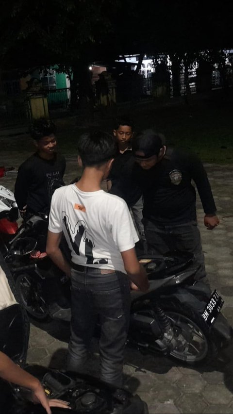 Polres Kampar Edukasi Remaja yang Nongkrong Agar Jaga Kamtibmas & Tidak Golput