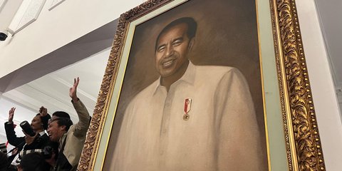 Ada Jokowi di Pelantikan Menteri dan Wakil Menteri Prabowo-Gibran