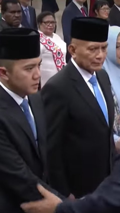 VIDEO: Momen Spesial Mayor Teddy Dilantik Jadi Seskab, Diberi Selamat Prabowo Gibran Hingga Didit