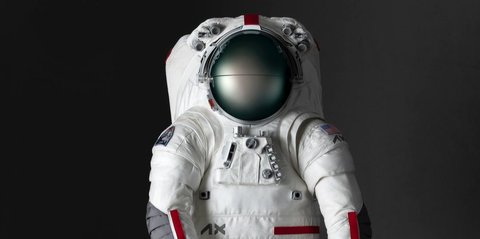 NASA Gandeng Prada Luncurkan Desain Pakaian Astronot untuk Misi ke Bulan, Bajunya Sampai 3 Lapis