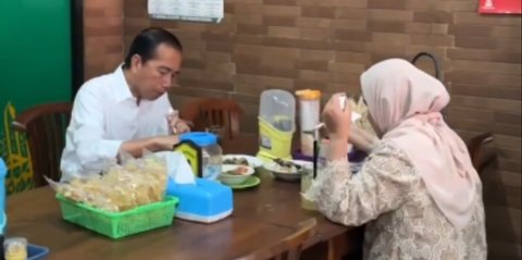 FOTO: Dua Hari Purnatugas Presiden, Jokowi Nikmati Momen Romantis Makan Berdua dengan Iriana