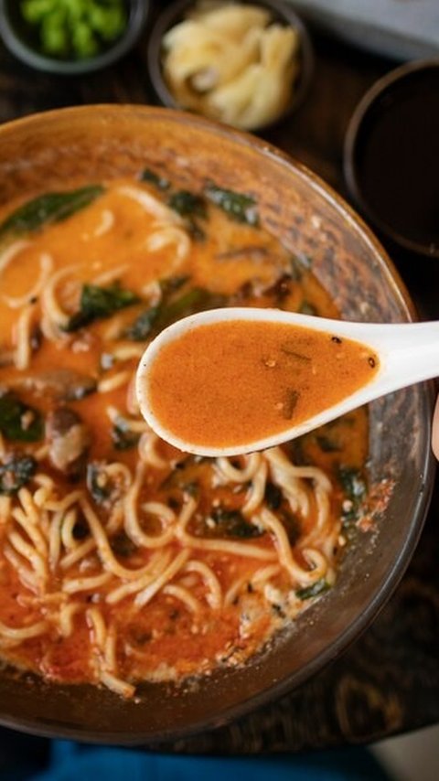 Resep Bulguri Ramyeon Favorit Jungkook BTS, Ini Kombinasi Mi Instan yang Digunakan