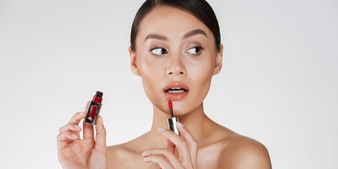 5 Tips Bantu Para Kaum Hawa untuk Tetap Segar Saat Memakai Lipstik Nude, Ini Cara Pakainya