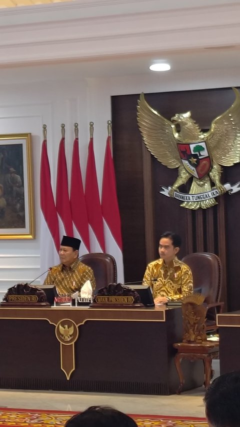 Prabowo Minta Menteri Lapor jika Anak Buah Tak Kerja: Copot, Suruh di Rumah Saja Daripada Kita Susah!