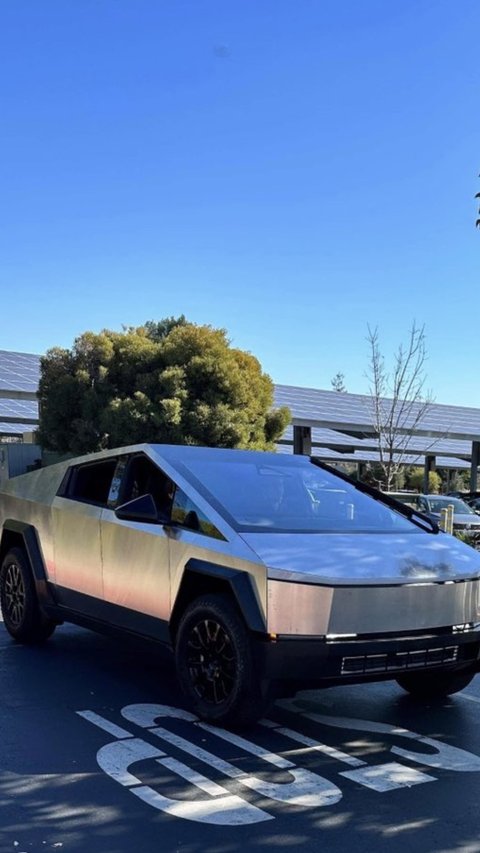 Benarkan Tesla Cybertruck jadi Ikon Gaya Hidup Baru di Hollywood?