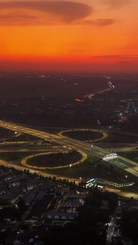 FOTO: Keindahan Senja di Simpang Susun CBD Tol Serpong-Balaraja