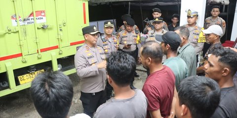 Pastikan Aman, Kapolres Rohul Monitoring Kedatangan Logistik Pilkada 2024 di Gudang KPU