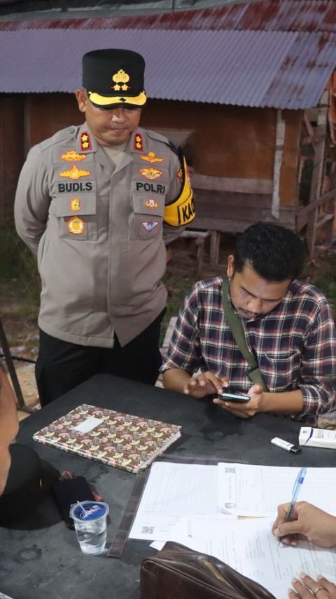 Pastikan Aman, Kapolres Rohul Monitoring Kedatangan Logistik Pilkada 2024 di Gudang KPU