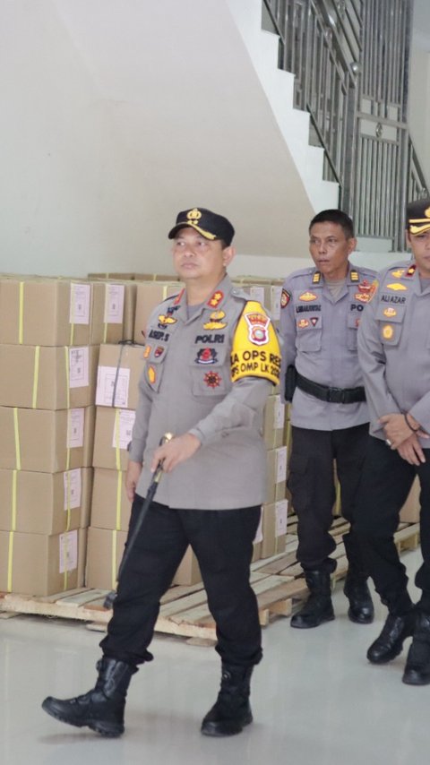 Ratusan Ribu Logistik Pilkada Tersimpan di Gudang KPUD Siak, Polri Maksimalkan Pengamanan