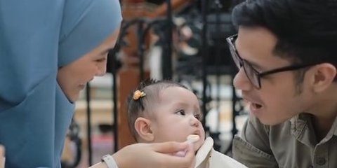 Lucu dan Gemasnya Anak Bungsu Alyssa Soebandono Jajal MPASI Pertama yang Dibuat Sendiri Sang Ibu