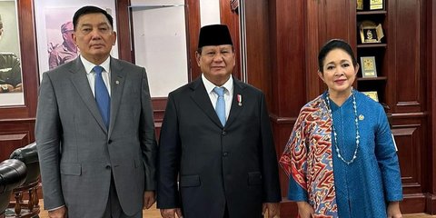 Gaya Kece Titiek Soeharto Foto Bareng Presiden Prabowo di Acara Sertijab Menhan, Ramai Digoda