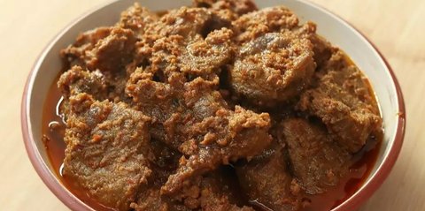 Ini Proses Sulit di Balik Bumbu Kelapa Gongso untuk Rendang Lezat