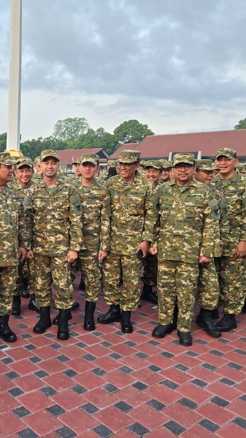 VIDEO: Wapres Gibran, Menteri dan Wamen Kompak Pakai Seragam Loreng Ala Tentara di Magelang