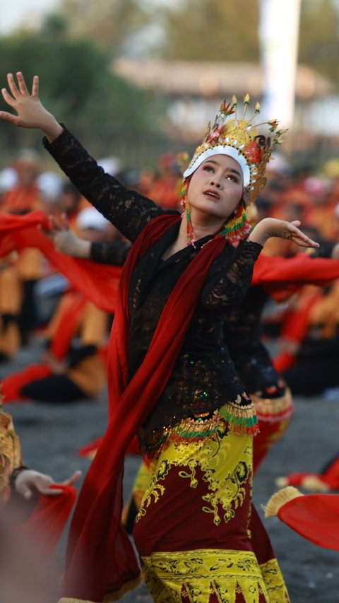 Sehari Sebelum Gandrung Sewu, 1350 Penari Jalani Ritual Meras Gandrung