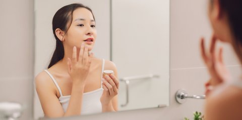 Rahasia Kulit Sehat: 4 Basic Skincare yang Nggak Boleh Dilewatkan Penggunaannya