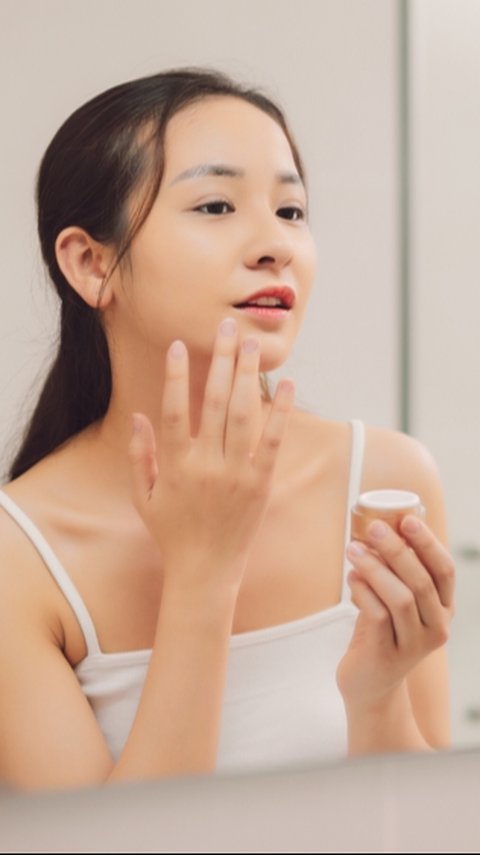 Rahasia Kulit Sehat: 4 Basic Skincare yang Nggak Boleh Dilewatkan Penggunaannya