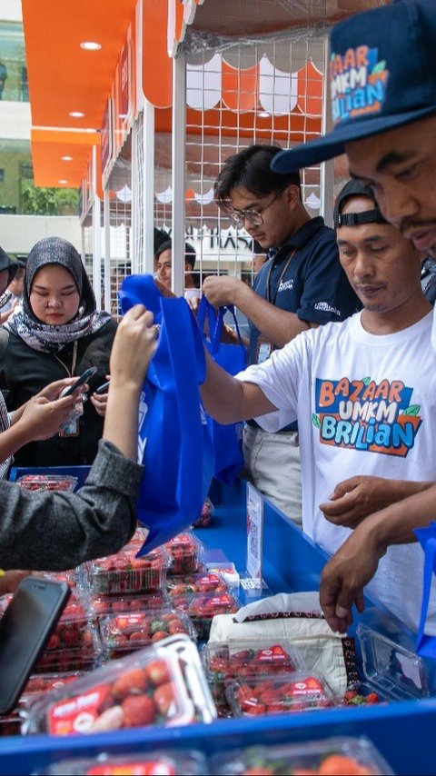 Mengecap Manisnya Bisnis Stroberi dengan Pemberdayaan BRI