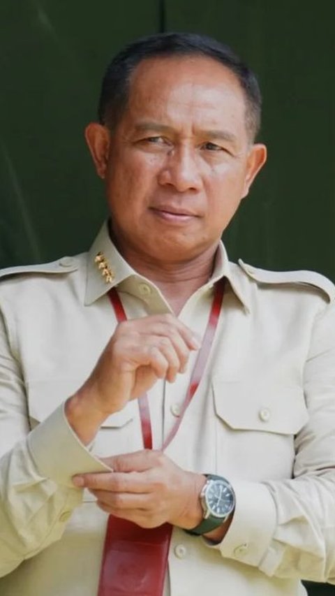 Panglima TNI Tampil Beda Tanpa Seragam Loreng, Keren Abis Pakai Kemeja 4 Kantong Khaki Bareng Kapolri