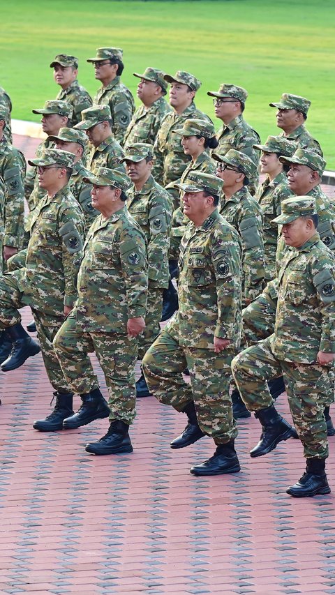 VIDEO: Sorotan Media Asing Lihat Cara Prabowo Gembeleng Menteri Kabinet Bak Tentara di Magelang