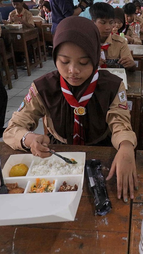 Gerindra Ungkap Alasan Program Makan Bergizi Gratis Baru Dimulai Januari 2025