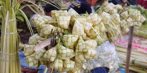 Trik Jitu Mengolah Ketupat Secara Efisien, Tanpa Menghabiskan Waktu