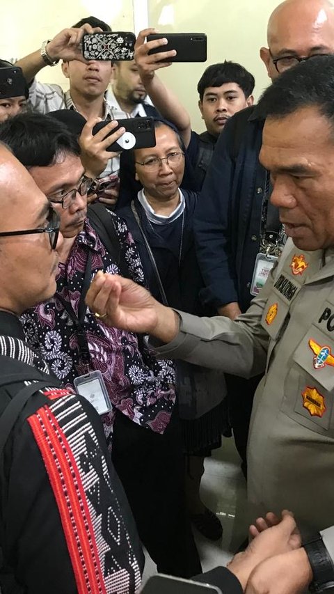 VIDEO: Kejutan Ipda Rudy Soik Usai Rapat Komisi III, Kepala Dielus Kapolda Hingga Bongkar Hoaks