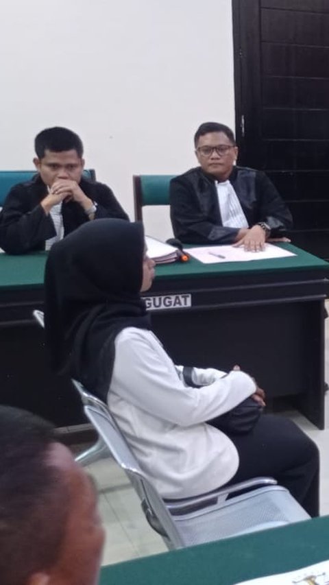 Mobil Camat Baito Dinaiki Guru Honorer Supriyani Usai Bersidang Ditembak, Begini Ciri-Ciri Terduga Penembak