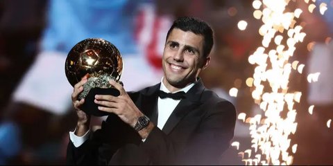 FOTO: Rodri Raih Ballon d'Or 2024, Ini Kontribusi Luar Biasa untuk Manchester City dan Timnas Spanyol